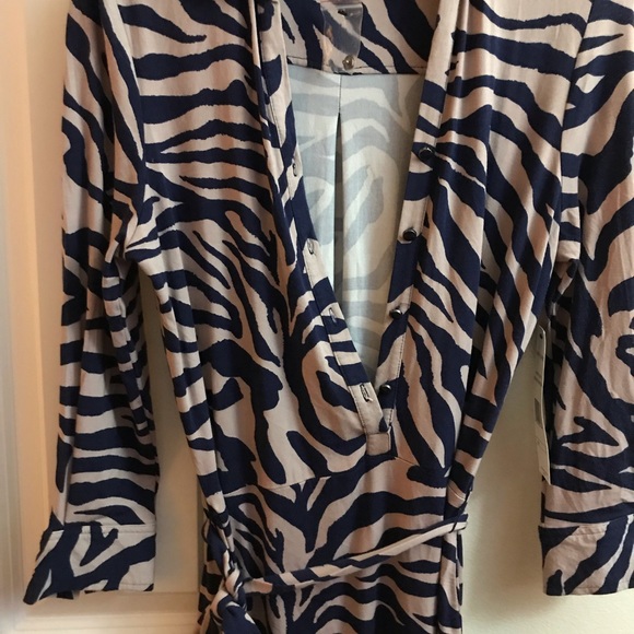 Dress - Picture 2 of 4